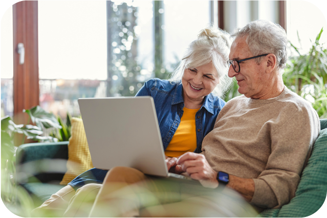 Attractive Flight Fiber employee holding door tag