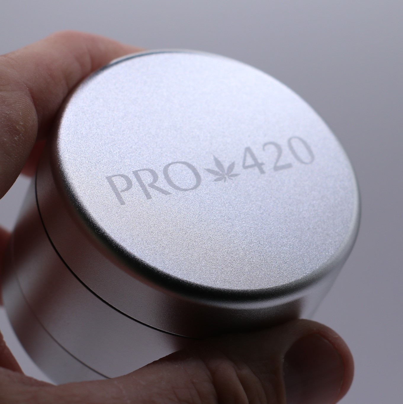 60mm PRO 420 Apollo Grinder-State of the Art Herb Crusher-Silver
