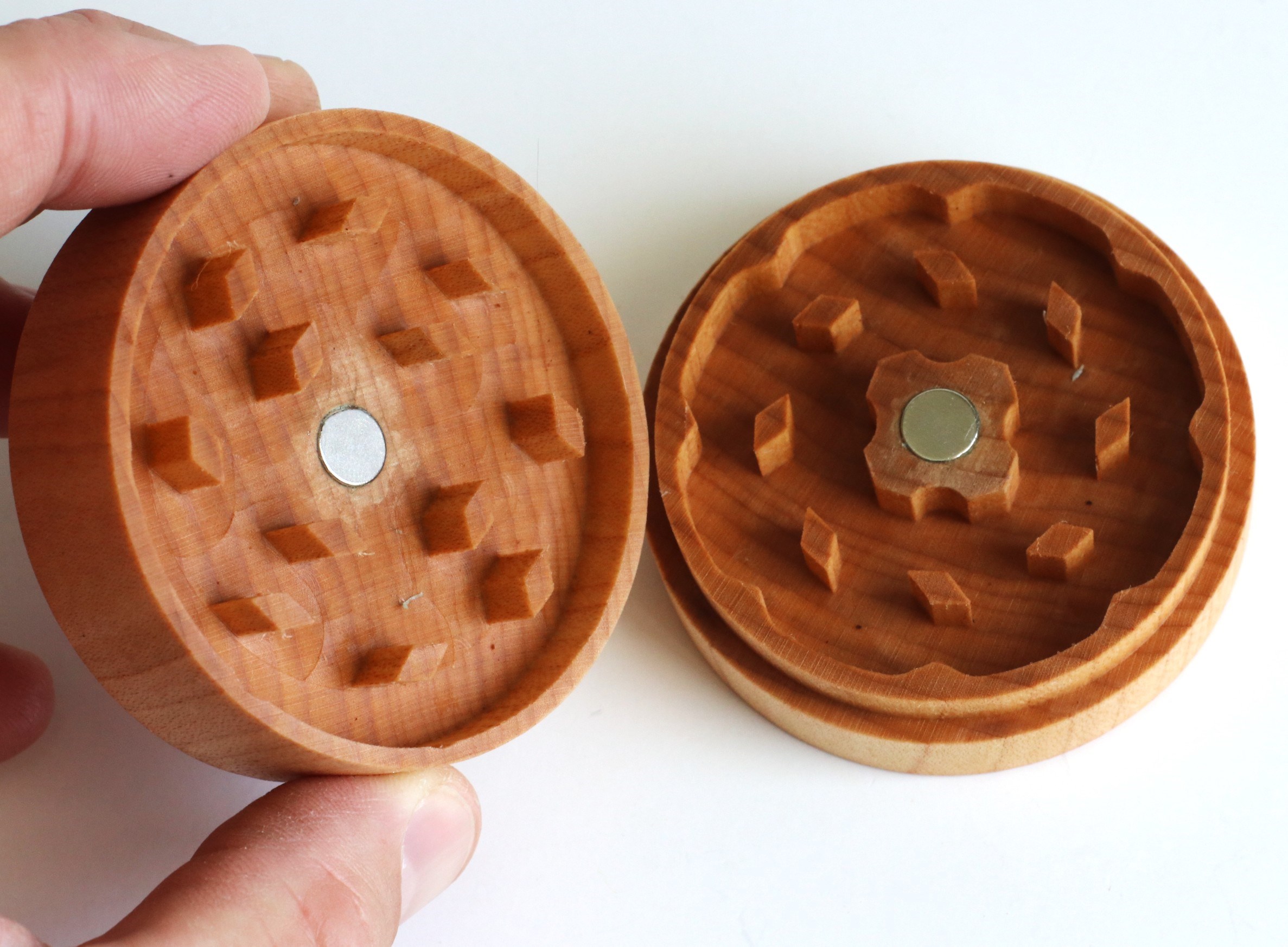 PRO420 Maple Wood Grinder- 2 Piece simple easy to use herb grinder