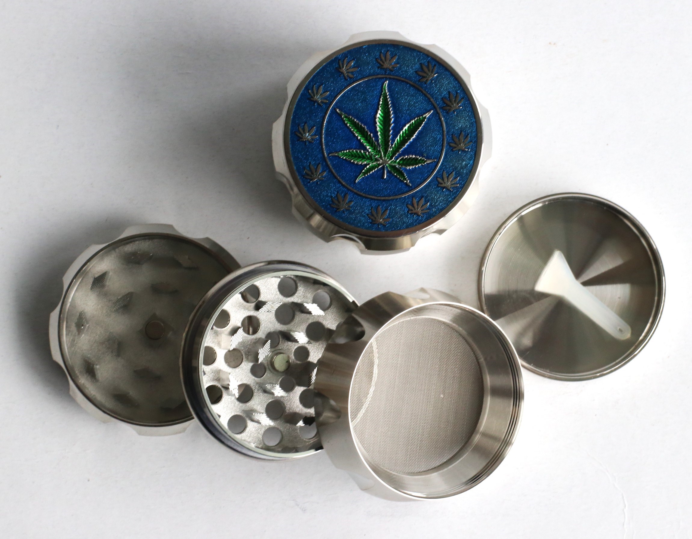 PRO 420 Herb Grinder- 2" Diameter-Leaf Design- 4 Colors- 4 piece Twist and Grinder