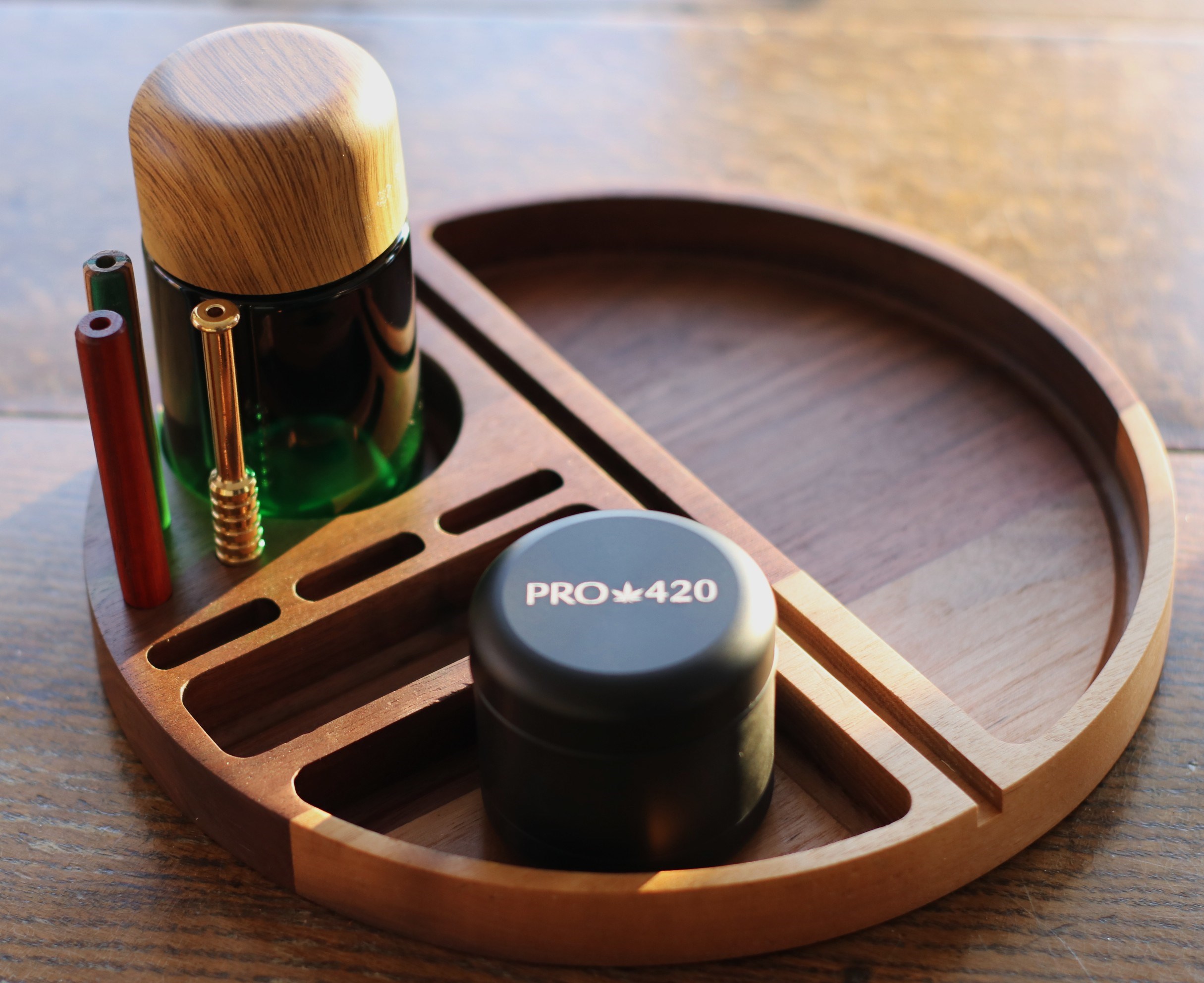 PRO 420 Gift Pack Bundle-Rolling Tray, Grinder, Stash Jar & Pipes-YOLO Ultimate Gift Pack for Smoker's - One Hitter Pipes