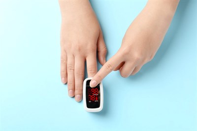 5 Best Pulse Oximeters in 2022: For Convenience, Accuracy, Budget, Simplicity, & Kids
