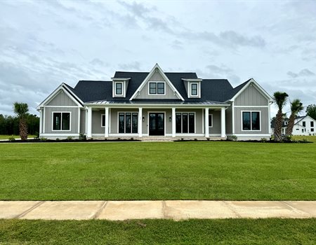 Outside_look_at_a_Rereves_Custom_Homes_build.JPG