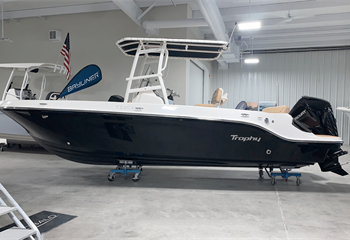 2025 Bayliner Trophy 22 CC Black Boat