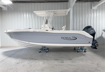2024 Robalo R200 Alloy Gray/White Boat